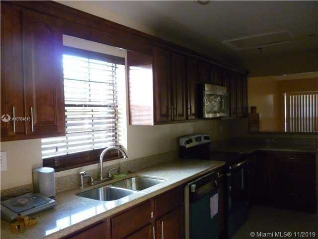 Building Photo - 7511 SW 26th Ct