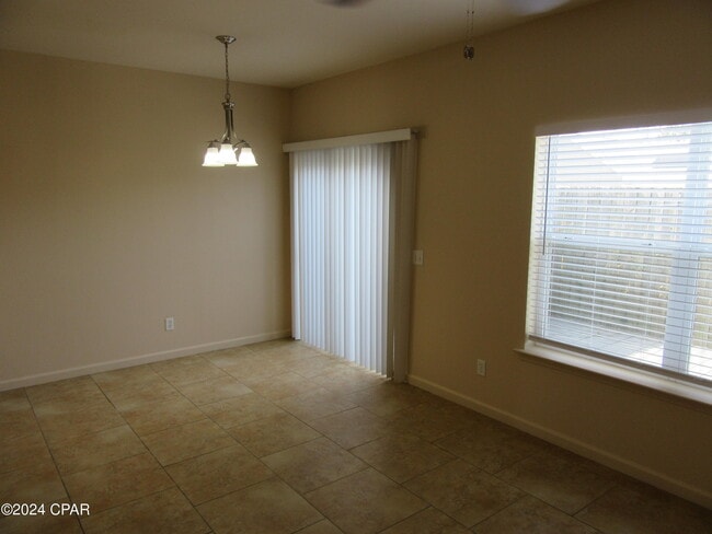 Foto del edificio - 2411 Astrid Ln