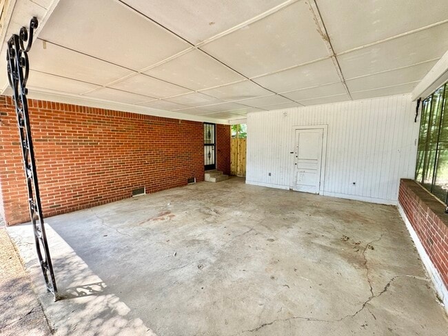 Building Photo - 1220 Brower St
