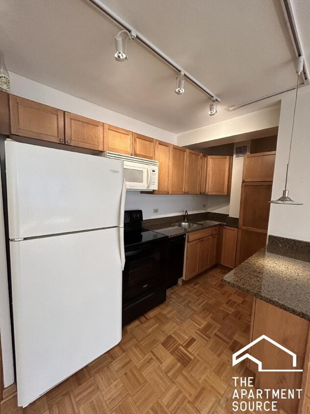 Photo - 4180 North Marine Drive #902