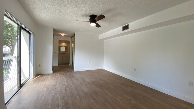 Foto del edificio - Charming 2-Bed Oasis with 2.5 Baths in Prime Palm Beach Gardens Location!