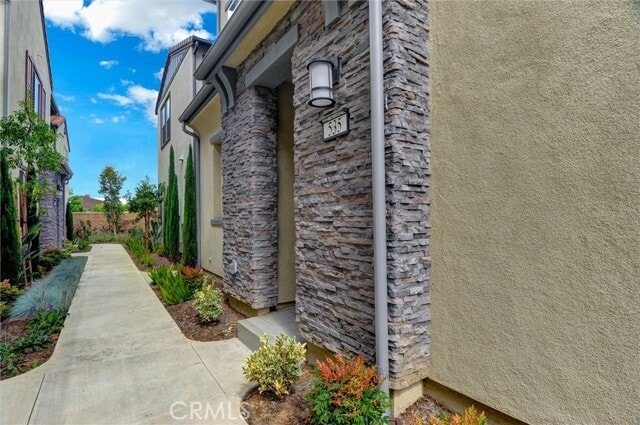 Building Photo - 535 Embrook