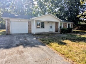 Building Photo - 2436 Thoroughbred Dr