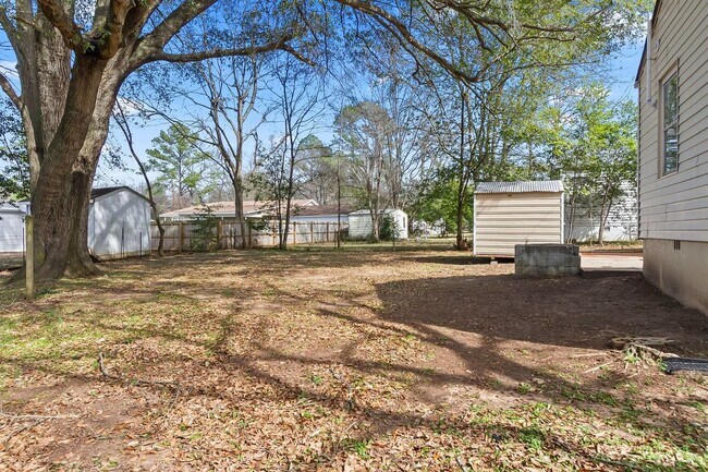 Foto del edificio - 3 Bed 2 Bath Home! Available Now!