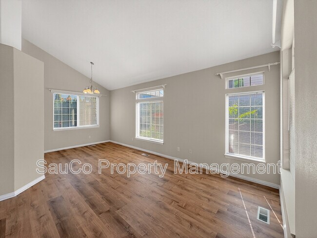 Foto del edificio - 15150 NW Dane Ln