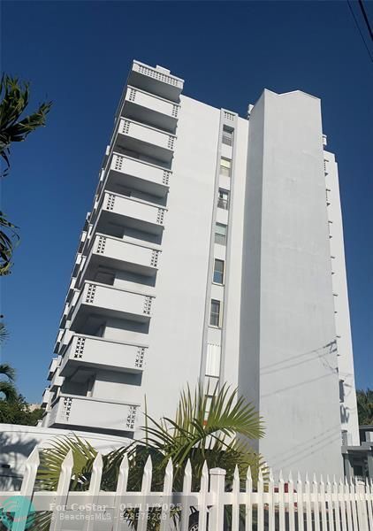 Foto del edificio - 7118 Bonita Dr