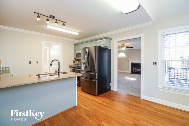 Building Photo - 909 Woodview Ridge Trail