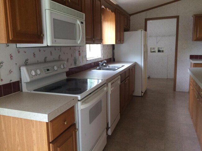 Building Photo - 1155 Sutton Hollow Rd