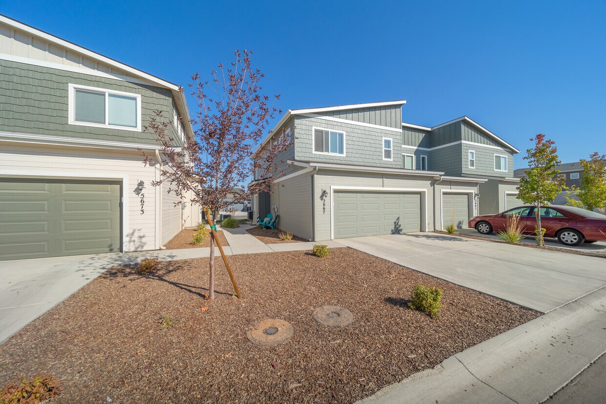 5667 E Bollo St, Nampa, ID 83687 Townhome Rentals in Nampa ID