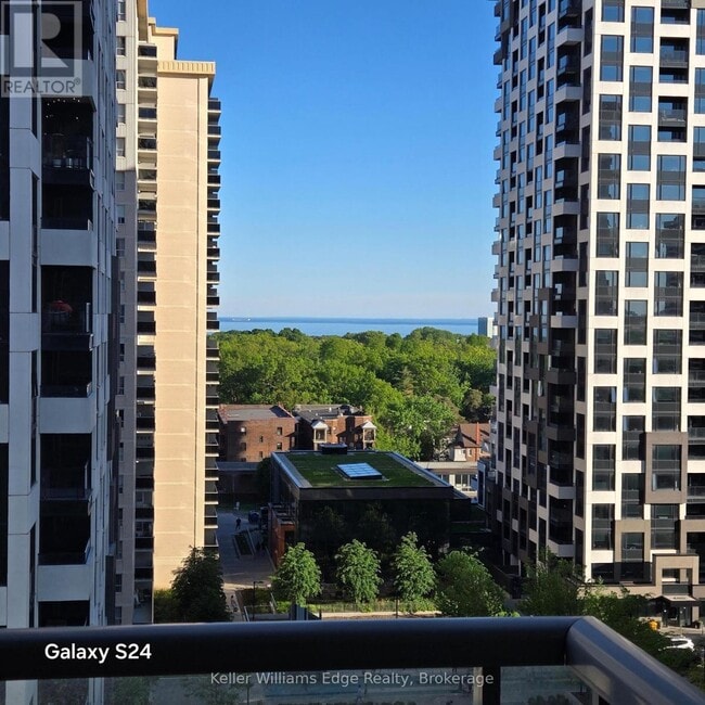 Building Photo - 70 High Park Ave