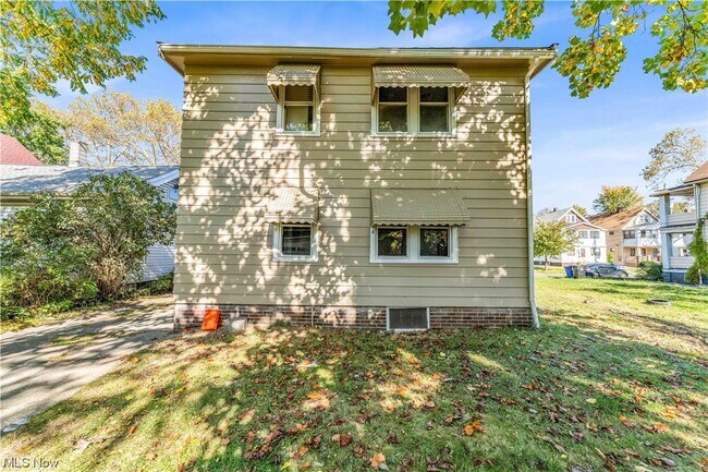 Building Photo - 16224 Huntmere Ave