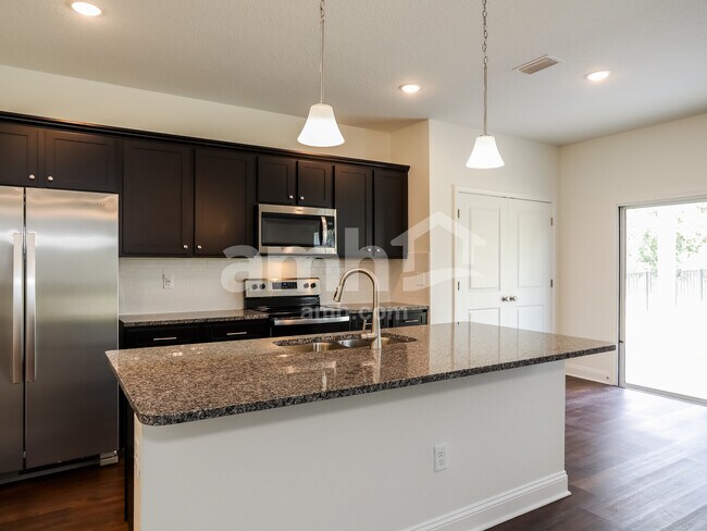 Building Photo - 301 Banyan Forest Drive