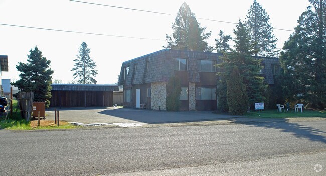 Building Photo - 112 Sunset St