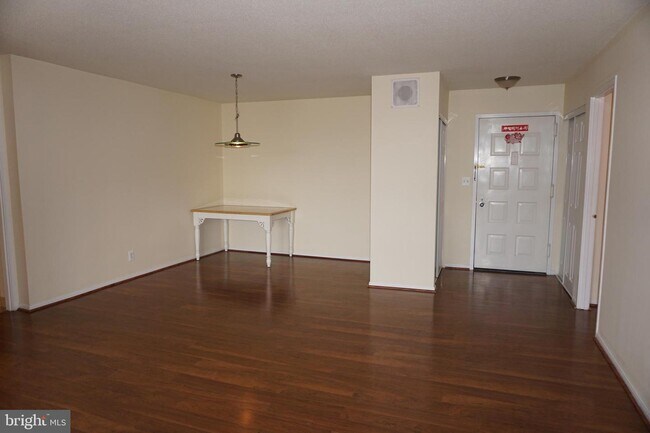 Building Photo - 8350 Greensboro Dr