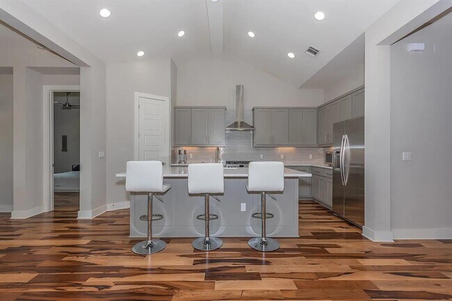 Foto del edificio - 5121 Rain Lily Dr