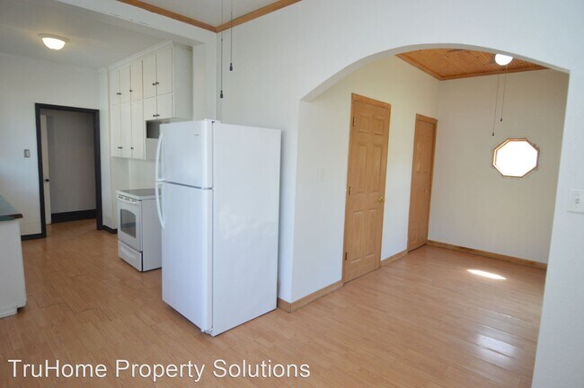 Foto del edificio - 4 br, 3 bath House - 823 N. 3rd St.