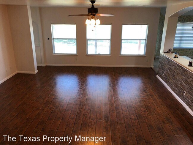Foto del edificio - 4 br, 3 bath House - 1106 Drake Cove