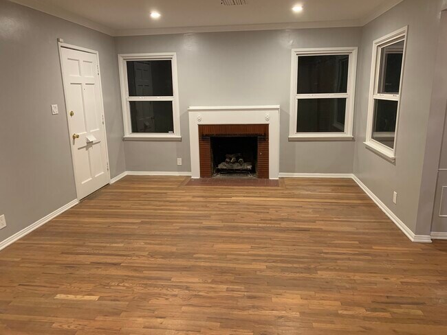 Building Photo - 14312 Miranda St