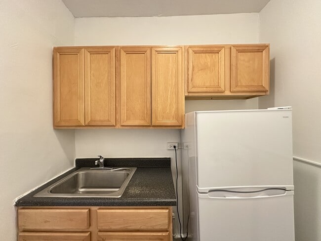 Building Photo - 4834 N Damen Ave