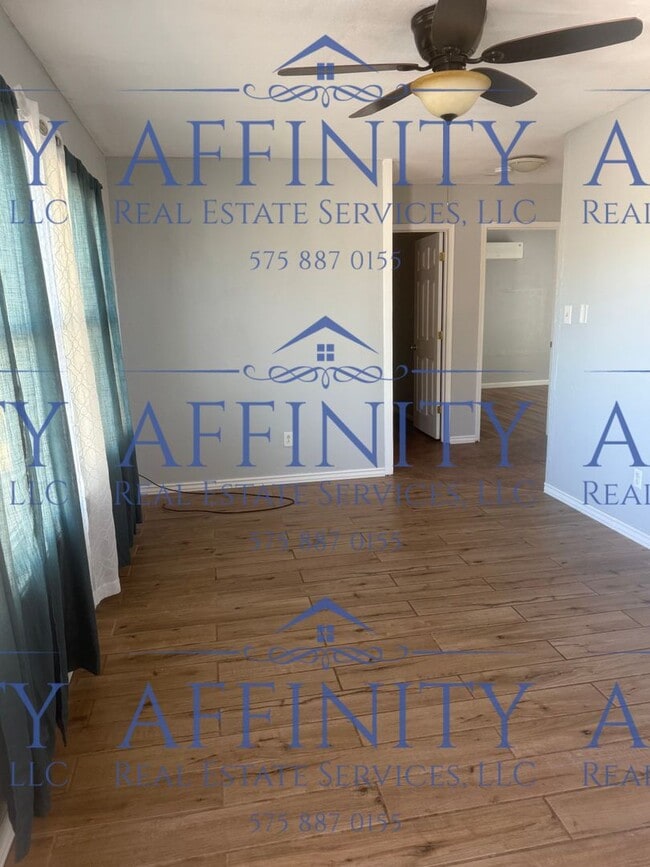 Building Photo - 2 Bedroom Home