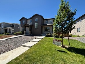 Building Photo - 1169 Bon Homme Richard Dr