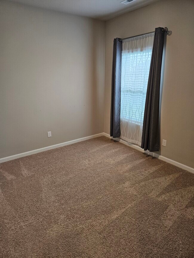 Foto del edificio - 103 Creek Ridge Dr