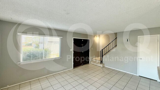 Foto del edificio - 5312 W Hearn Rd