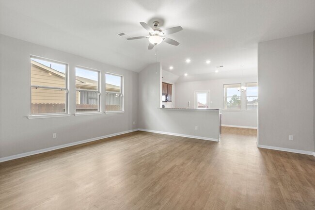 Building Photo - Modern Comfort Near Lake Conroe!