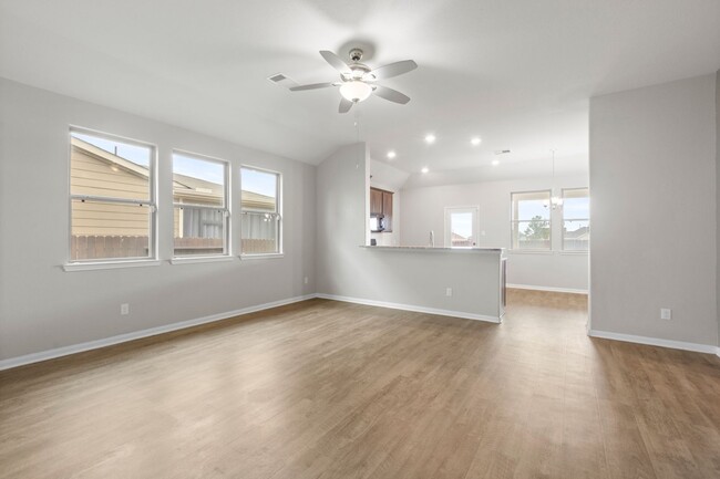 Foto del edificio - Modern Comfort Near Lake Conroe!