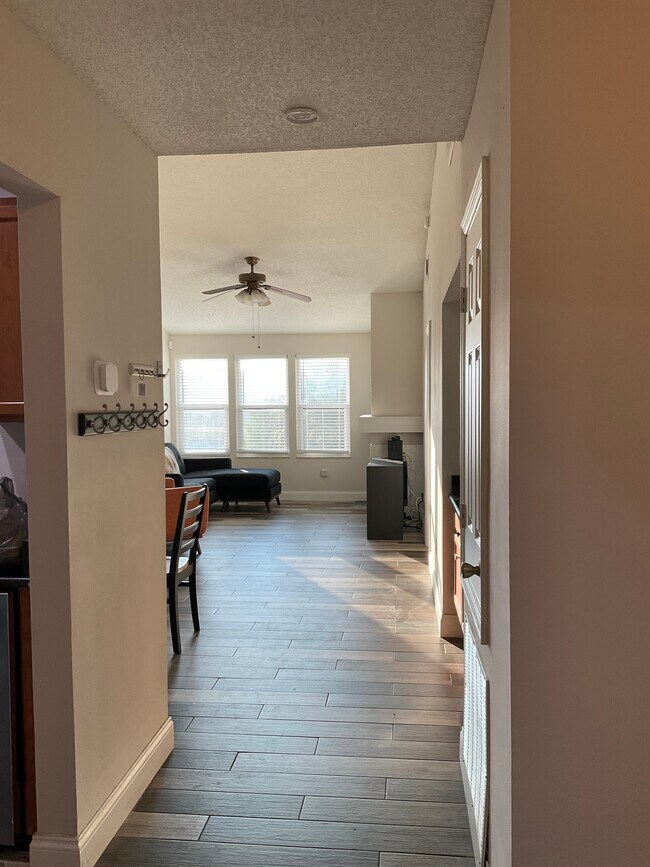 Foto del edificio - 9532 Darien Ave