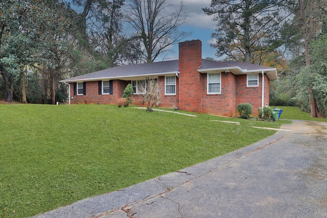 Primary Photo - Beautiful Brick House