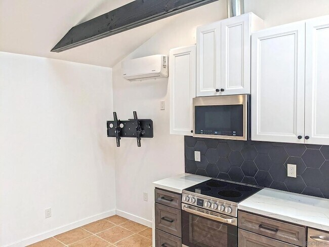 Building Photo - 4616 Cherokee Ave