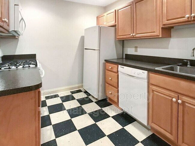 Foto del edificio - 807 W 3rd St