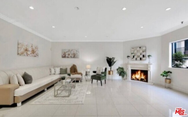 Foto del edificio - 5340 Wilkinson Ave