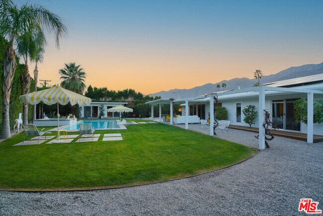 Foto del edificio - 2235 E Paseo Gracia