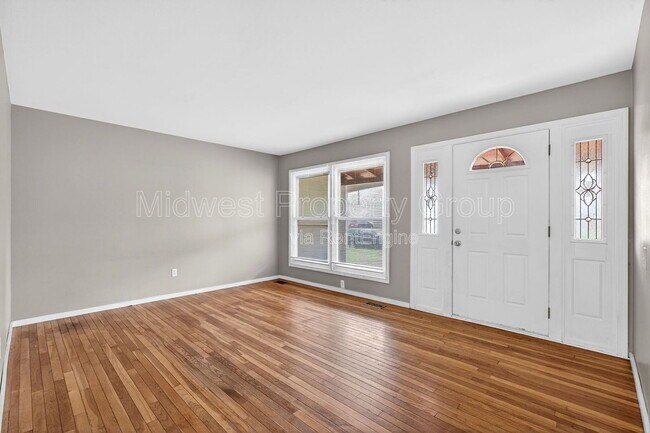 Building Photo - 1165 Lees Ln