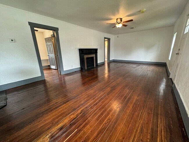 Foto del edificio - Cute 2 bedroom 2 bathroom home!