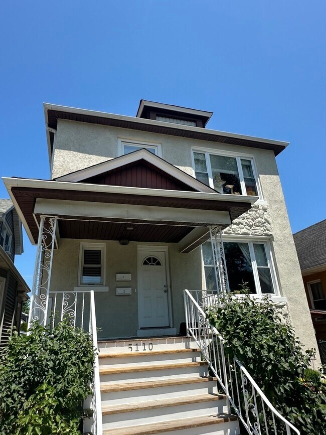 Foto del edificio - 5110 W Byron St