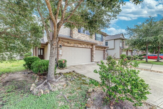 Building Photo - 24662 Folkstone Cir