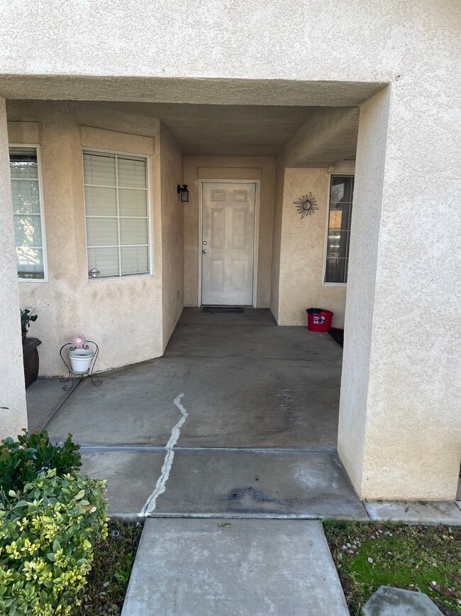 Foto del edificio - 4623 Kaytlain Ave