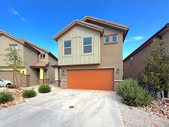 Building Photo - 4 bed, 2.5 bath home w/2 car garage