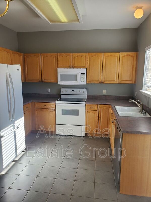 Foto del edificio - 430 Bayan Ct