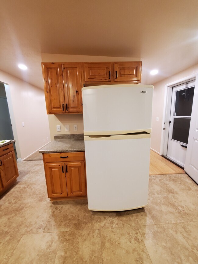 Building Photo - 2024 W 4400 S