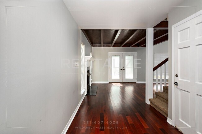 Building Photo - **COMING SOON** Stunning 2 Bedroom/2.5 Bat...