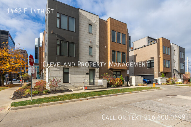 Building Photo - Modern Downtown Cleveland Townhome