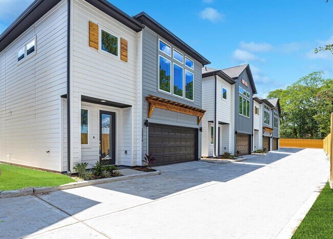 Foto del edificio - 2504 W Tidwell Rd