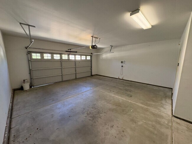 Foto del edificio - Lovely home available now!