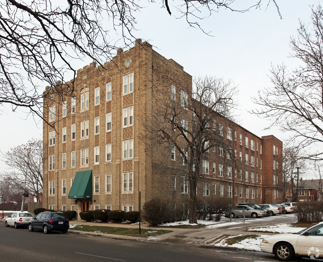 Building Photo - Silson Apartments