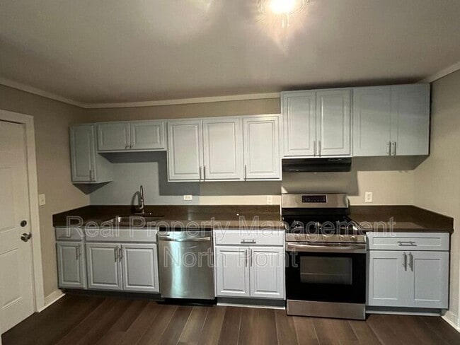 Building Photo - 468 Birney St NE