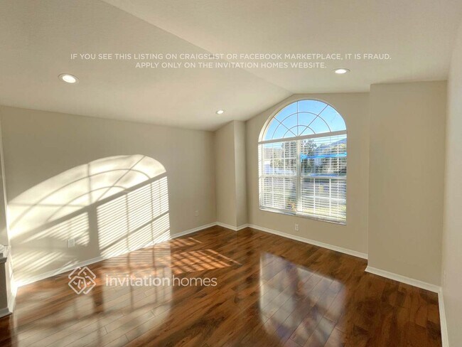 Foto del edificio - 1825 Leybourne Loop